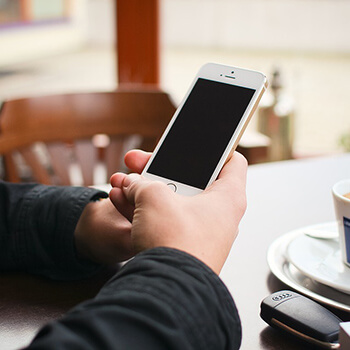 Projektowanie wnętrz w stylu japandi: Harmonijne połączenie minimalizmu i naturalności